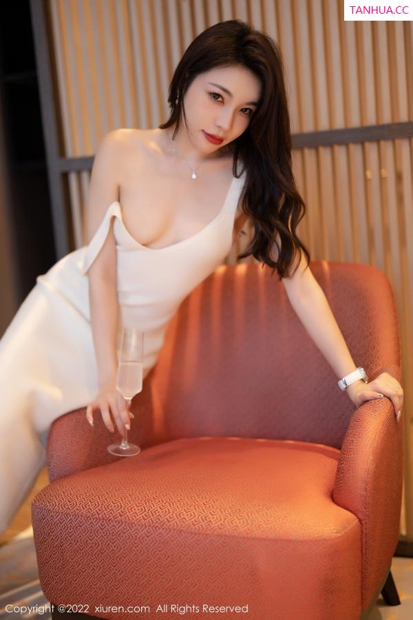 陈芝 芝芝Booty [XiuRen]高清写真图 2022.12.16 No.6010 徐莉芝Booty 长裙美腿第30张图片